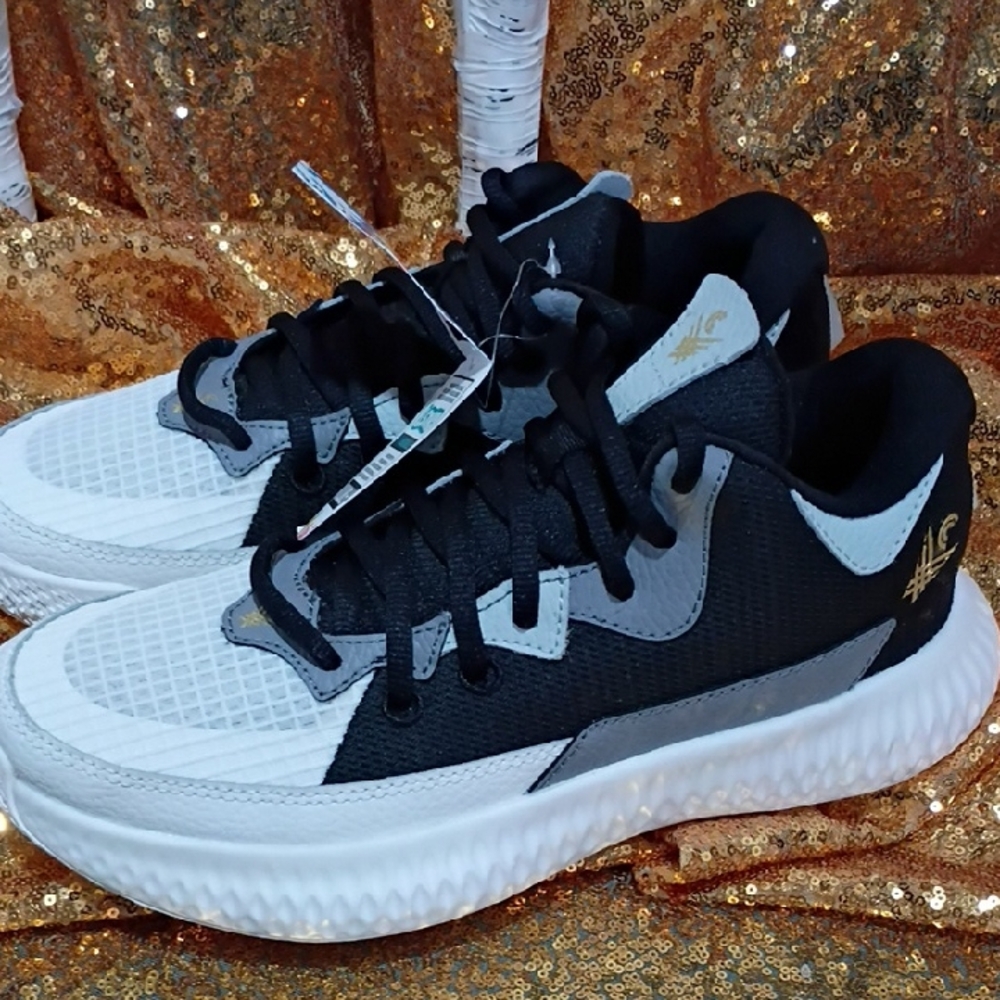 Crossover Culture Ghost Technology Black and White Athletic Shoes 8.5 M 10 W